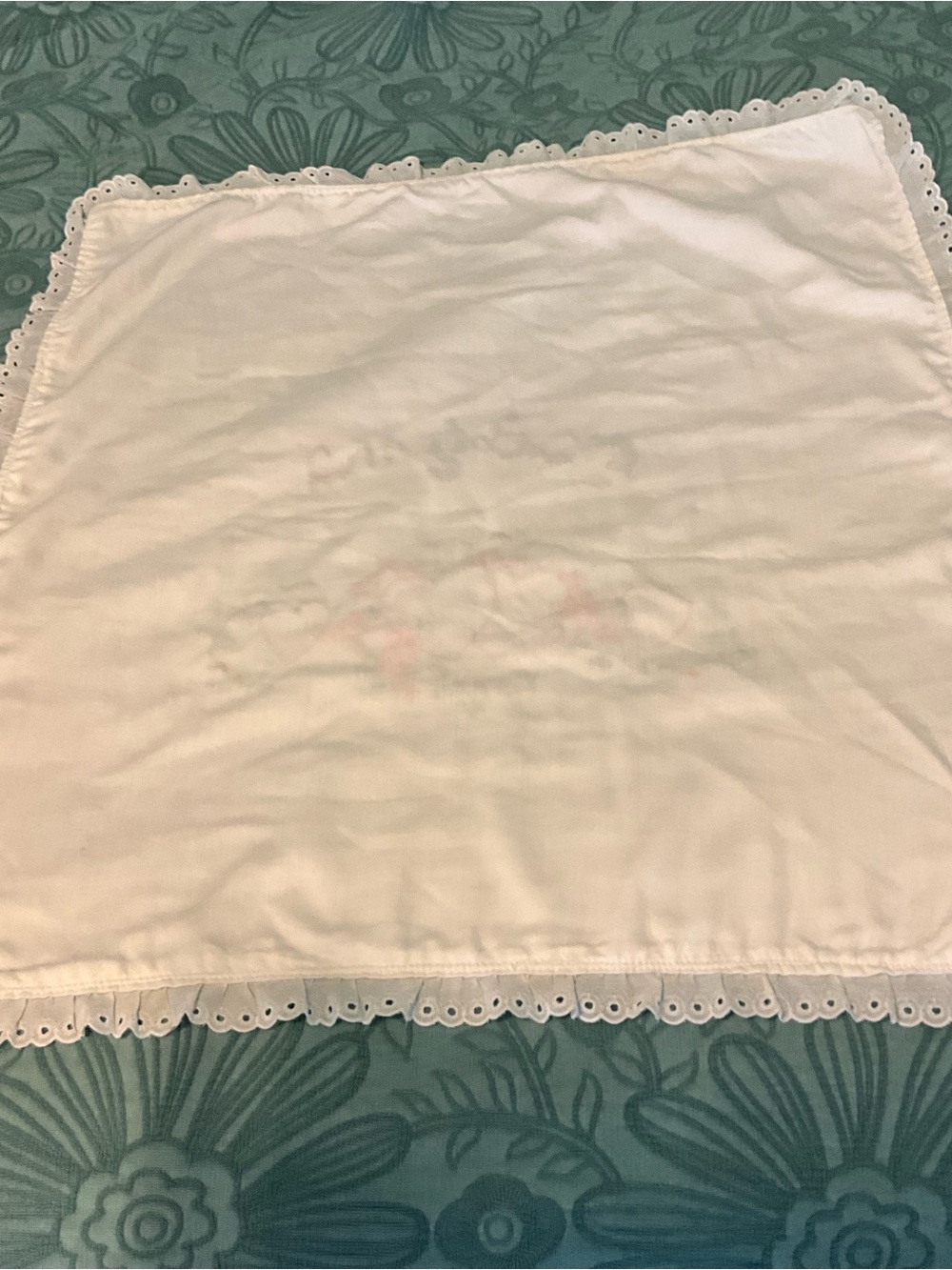 Hand Embroidered White Cotton Baby Blanket with Floral Hearts - Picture 3 of 4